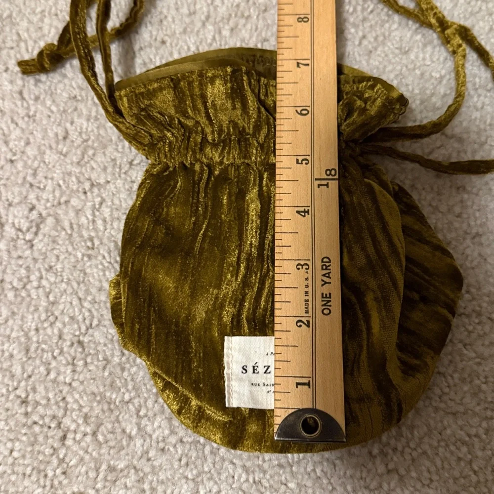 Sezane Olive Green Embossed Velvet Cosmetic Pouch - Picture 4 of 6